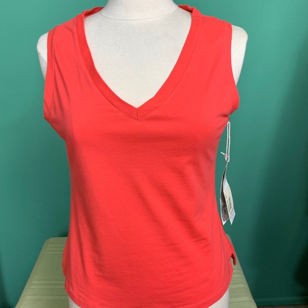 Coral V-neck, sleeveless, T-shirt